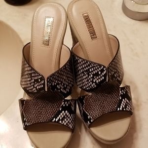 Jennifer Lopez wedges